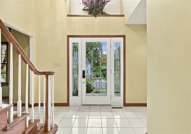 Photo 4 of Single family home for sale at 804 Wyngold Dr, Pittsburgh, PA 15237 | MLS# 1779039 | Listing updated on 2026-10-13