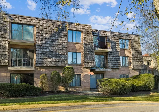Photo 1 of Condo for sale at 1113 Forest Green Dr, Coraopolis, PA 15108 | MLS# 1778962 | Listing updated on 2026-10-13