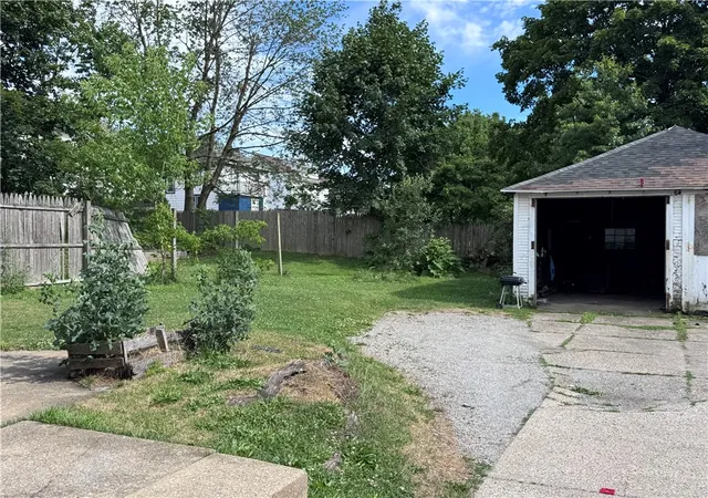 Photo 3 of Single family home for sale at 728 Meek St, Sharon, PA 16146 | MLS# 1779079 | Listing updated on 2026-10-19