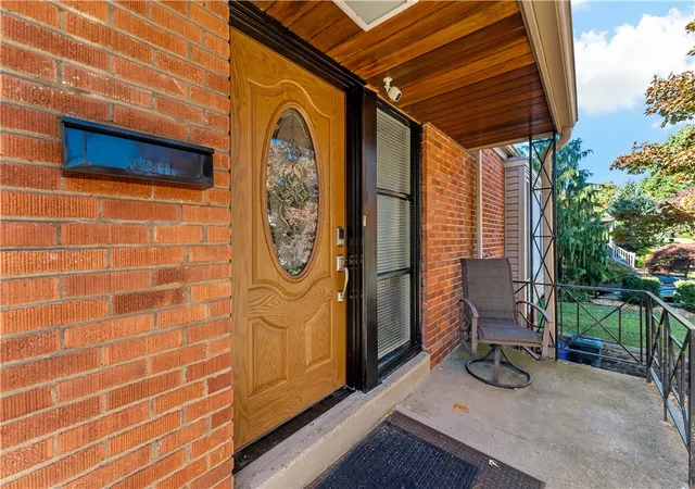 Photo 3 of Single family home for sale at 430 Summit Dr, Pittsburgh, PA 15228 | MLS# 1778521 | Listing updated on 2026-10-13