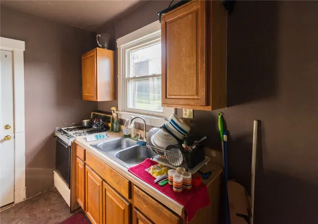 Photo 4 of Single family home for sale at 3444 Mcclure Ave, Pittsburgh, PA 15212 | MLS# 1778966 | Listing updated on 2026-10-13