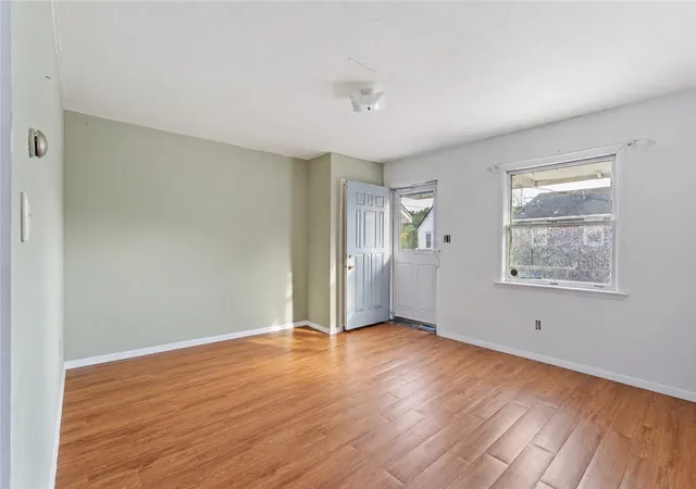 Photo 3 of Townhouse for sale at 555 Peter St, Verona, PA 15147 | MLS# 1778478 | Listing updated on 2026-10-14