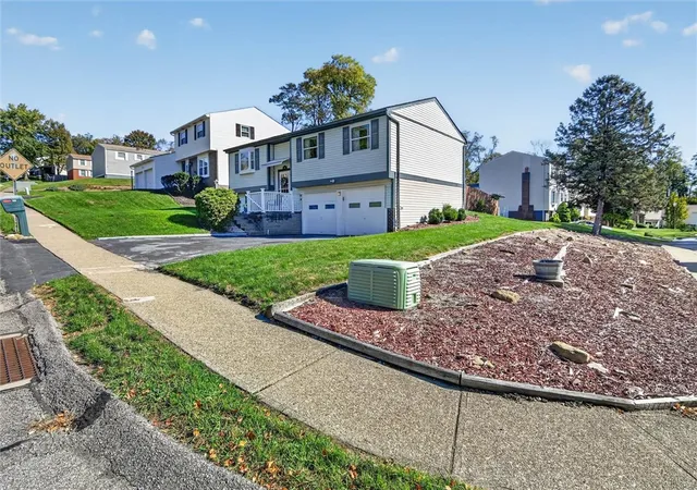 Photo 3 of Single family home for sale at 101 Topaz Dr, Verona, PA 15147 | MLS# 1778930 | Listing updated on 2026-10-14