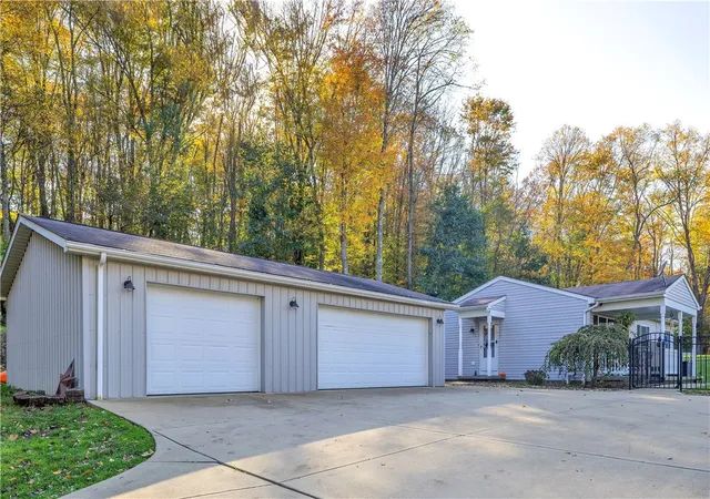 Photo 3 of Single family home for sale at 210 Valley Rd, West Sunbury, PA 16061 | MLS# 1776571 | Listing updated on 2026-10-14