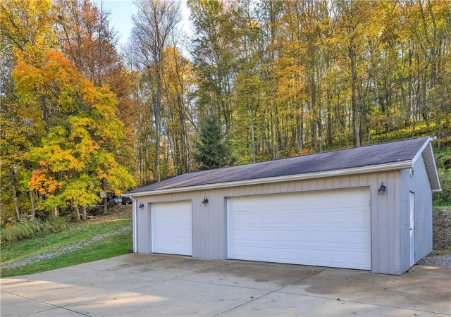 Photo 3 of Single family home for sale at 210 Valley Rd, West Sunbury, PA 16061 | MLS# 1776571 | Listing updated on 2026-10-14