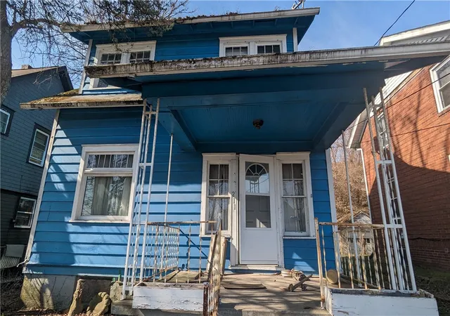 Photo 1 of Single family home for sale at 211 Pennsylvania Ave, Clairton, PA 15025 | MLS# 1779202 | Listing updated on 2026-10-14