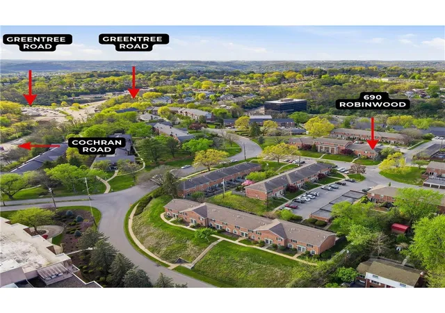 Listing Photo 2 - Condo for sale in building located at 690 Robinwood, Pittsburgh, PA 15216 - Unit #B
