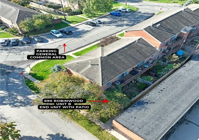 Listing Photo 3 - Condo for sale in building located at 690 Robinwood, Pittsburgh, PA 15216 - Unit #B