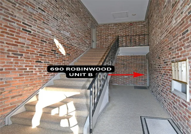 Listing Photo 4 - Condo for sale in building located at 690 Robinwood, Pittsburgh, PA 15216 - Unit #B