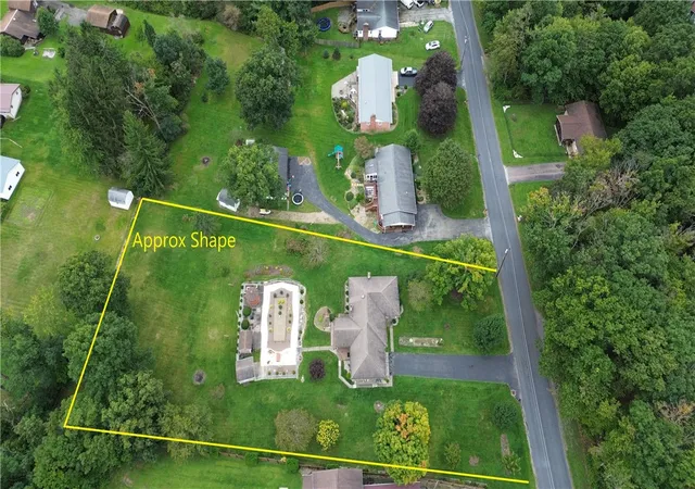 Photo 1 of Single family home for sale at 395 S Lynn Ave, Somerset Twp, PA 15501 | MLS# 1779343 | Listing updated on 2026-10-17