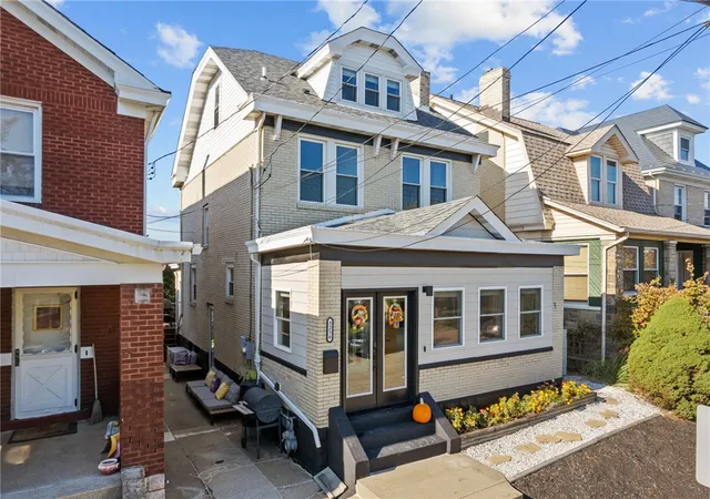 Photo 2 of Single family home for sale at 3256 Eastmont Ave, Dormont, PA 15216 | MLS# 1779350 | Listing updated on 2026-10-18