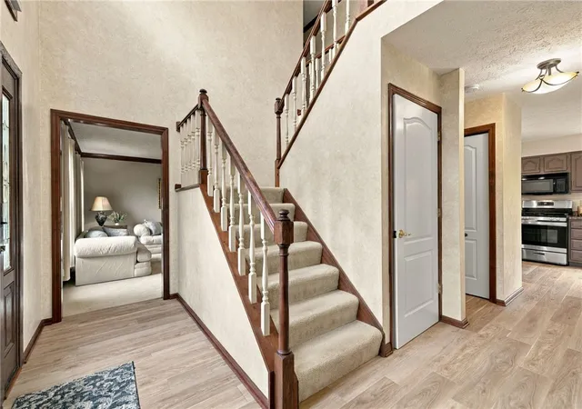 Photo 3 of Single family home for sale at 104 Liberty Ct, Moon/crescent Twp, PA 15108 | MLS# 1779257 | Listing updated on 2026-10-18