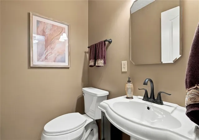 Photo 4 of Single family home for sale at 104 Liberty Ct, Moon/crescent Twp, PA 15108 | MLS# 1779257 | Listing updated on 2026-10-18