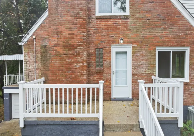 Photo 3 of Single family home for sale at 664 Manoah Dr, Bethel Park, PA 15102 | MLS# 1776779 | Listing updated on 2026-10-15