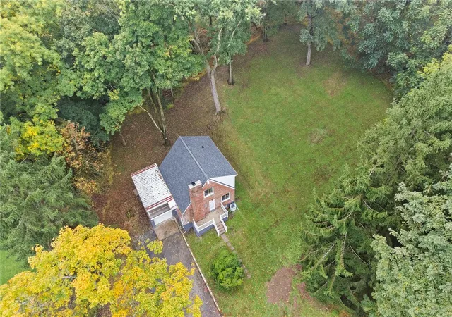 Photo 3 of Single family home for sale at 664 Manoah Dr, Bethel Park, PA 15102 | MLS# 1776779 | Listing updated on 2026-10-15
