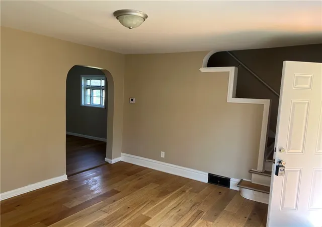 Photo 4 of Single family home for sale at 1038 Hamilton Ave, Farrell, PA 16121 | MLS# 1779354 | Listing updated on 2026-10-16