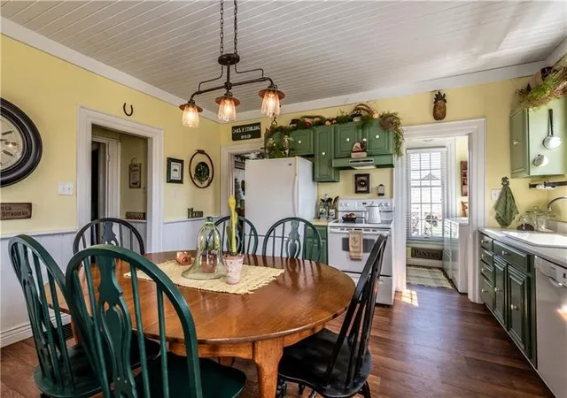 Photo 4 of Multi family home for sale at 397 Evans City Rd, Twp Of But Nw, PA 16001 | MLS# 1779330 | Listing updated on 2026-10-16
