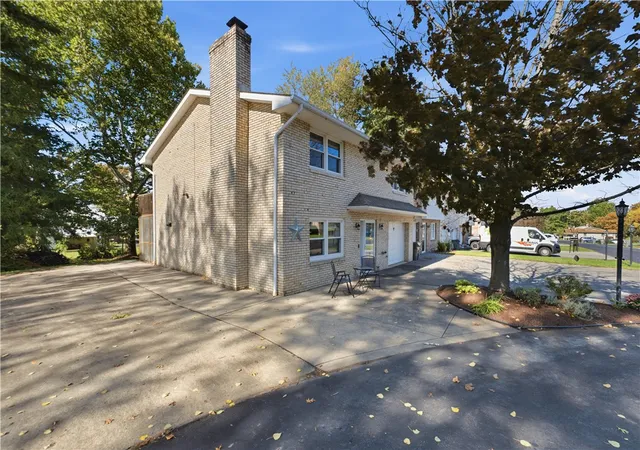 Photo 3 of Townhouse for sale at 22 Pine Dr, Saxonburg Boro, PA 16056 | MLS# 1779218 | Listing updated on 2026-10-18