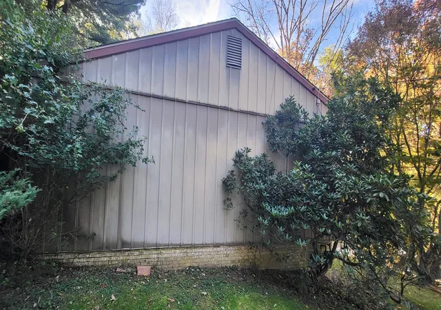 Photo 4 of Single family home for sale at 565 Jefferson St, Pittsburgh, PA 15237 | MLS# 1779362 | Listing updated on 2026-10-17
