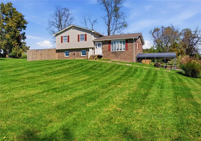 Photo 2 of Single family home for sale at 501 Scanga Dr, Lower Burrell, PA 15068 | MLS# 1779213 | Listing updated on 2026-10-21