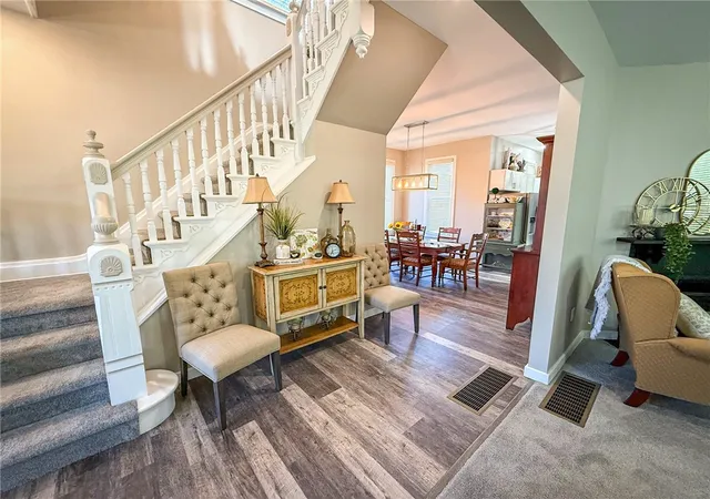 Photo 3 of Single family home for sale at 170 Oak St, Butler, PA 16001 | MLS# 1779397 | Listing updated on 2026-10-21