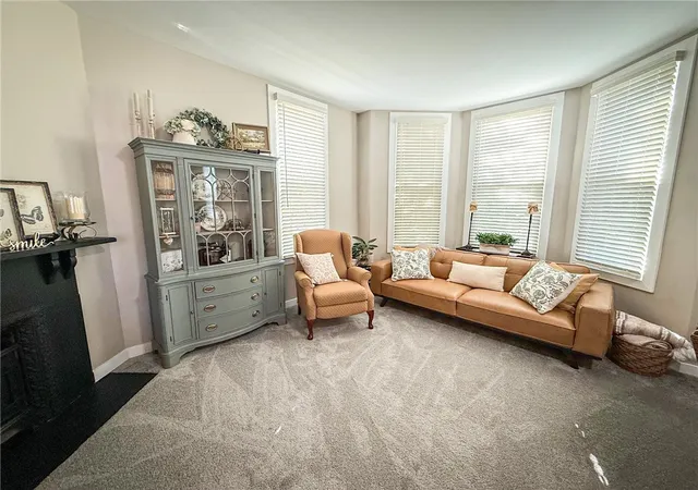 Photo 3 of Single family home for sale at 170 Oak St, Butler, PA 16001 | MLS# 1779397 | Listing updated on 2026-10-21