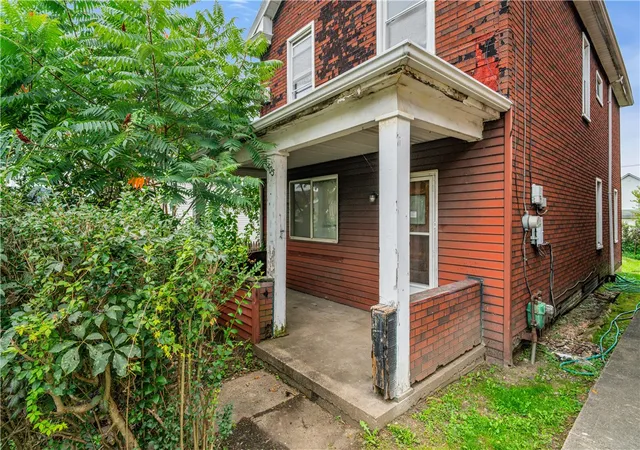 Photo 1 of Single family home for sale at 405 32nd Street, Mc Keesport, PA 15132 | MLS# 1779417 | Listing updated on 2026-10-29