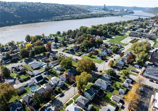 Photo 2 of Single family home for sale at 1621 Corporation St, Beaver, PA 15009 | MLS# 1779355 | Listing updated on 2026-10-18