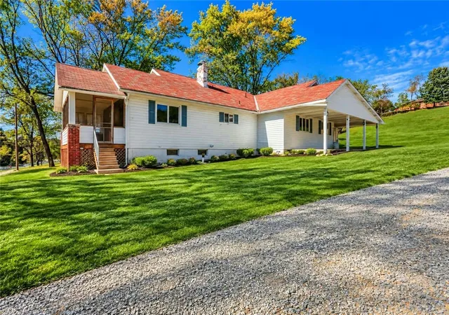 Photo 2 of Single family home for sale at 423 Little Crk Rd, Harmony Boro, PA 16037 | MLS# 1779058 | Listing updated on 2026-10-16