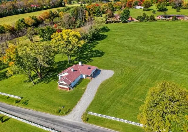 Photo 3 of Single family home for sale at 423 Little Crk Rd, Harmony Boro, PA 16037 | MLS# 1779058 | Listing updated on 2026-10-16