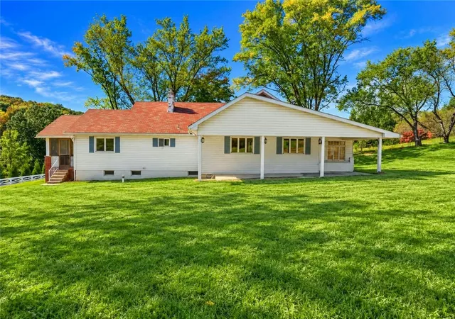 Photo 3 of Single family home for sale at 423 Little Crk Rd, Harmony Boro, PA 16037 | MLS# 1779058 | Listing updated on 2026-10-16