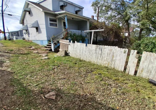 Photo 3 of Single family home for sale at 500 Hayes Ave, Canton Twp, PA 15301 | MLS# 1779430 | Listing updated on 2026-10-15