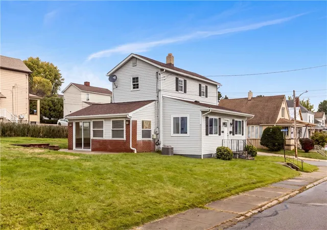 Photo 2 of Single family home for sale at 322 Torrence Ave, Carnegie, PA 15106 | MLS# 1779382 | Listing updated on 2026-10-15