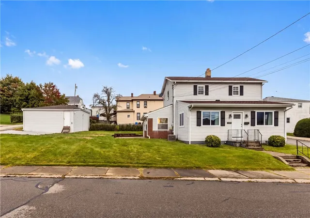 Photo 3 of Single family home for sale at 322 Torrence Ave, Carnegie, PA 15106 | MLS# 1779382 | Listing updated on 2026-10-15