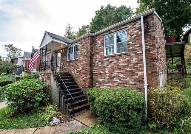 Photo 2 of Single family home for sale at 671 Maryland Ave, Bellevue, PA 15202 | MLS# 1779344 | Listing updated on 2026-10-17