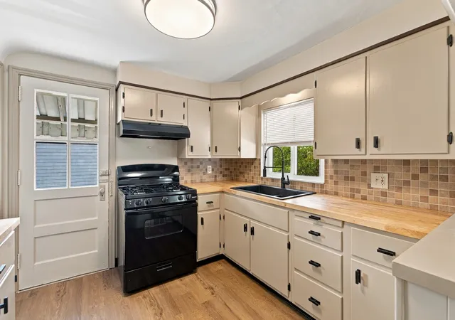 Photo 2 of Single family home for sale at 644 Springfield St, Banksville/westwood, PA 15220 | MLS# 1779446 | Listing updated on 2026-10-18
