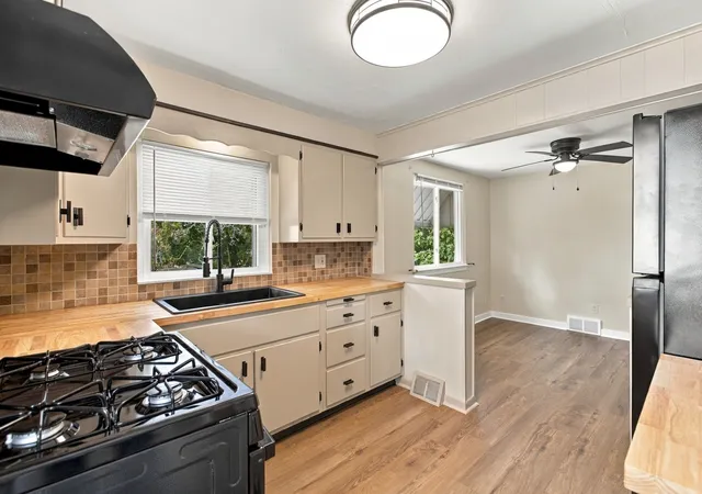 Photo 3 of Single family home for sale at 644 Springfield St, Banksville/westwood, PA 15220 | MLS# 1779446 | Listing updated on 2026-10-18