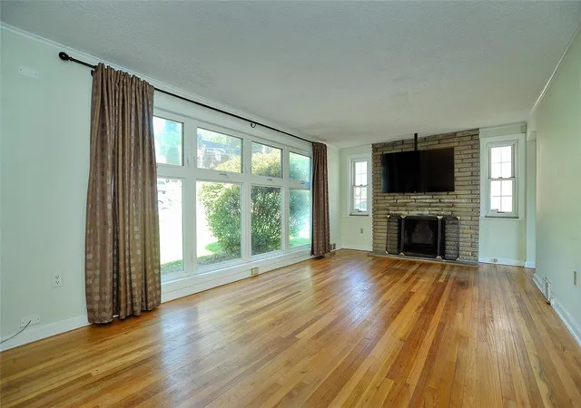 Photo 3 of Single family home for sale at 1634 Georgetown Pl, Pittsburgh, PA 15235 | MLS# 1779454 | Listing updated on 2026-10-15