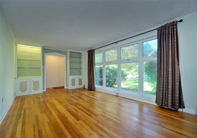 Photo 3 of Single family home for sale at 1634 Georgetown Pl, Pittsburgh, PA 15235 | MLS# 1779454 | Listing updated on 2026-10-15