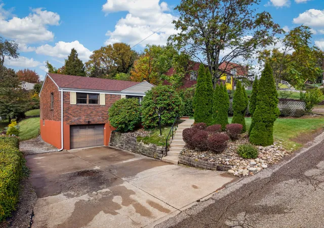 Photo 3 of Single family home for sale at 1617 Mccully Rd, Castle Shannon, PA 15234 | MLS# 1779457 | Listing updated on 2026-10-18