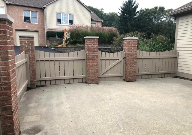 Photo 4 of Townhouse for sale at 118 Aspen Ln, Seven Fields Boro, PA 16046 | MLS# 1779467 | Listing updated on 2026-10-19