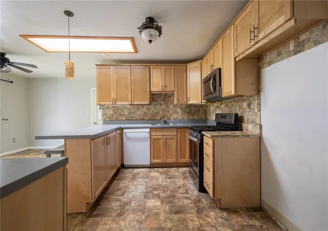 Photo 4 of Single family home for sale at 213 Hankey Farms Dr, North Fayette, PA 15071 | MLS# 1779470 | Listing updated on 2026-10-17