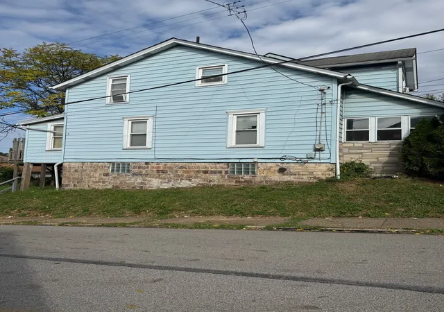 Photo 4 of Single family home for sale at 301 James St, Turtle Creek, PA 15145 | MLS# 1779479 | Listing updated on 2026-10-17