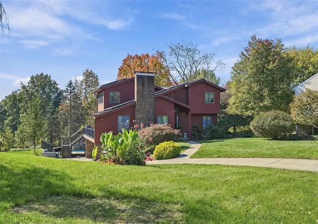 Photo 2 of Single family home for sale at 1601 Mountainview Dr, Richland, PA 15044 | MLS# 1776356 | Listing updated on 2026-10-21
