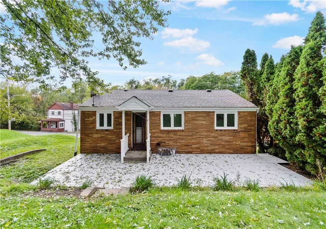 Photo 4 of Single family home for sale at 4007 Greensprings Ave, West Mifflin, PA 15122 | MLS# 1779480 | Listing updated on 2026-10-19