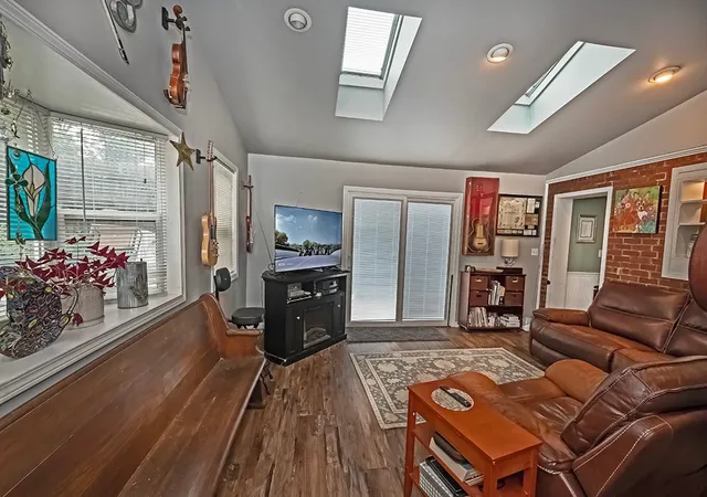 Photo 2 of Single family home for sale at 519 Nordeen Dr, West Mifflin, PA 15122 | MLS# 1779512 | Listing updated on 2026-10-20