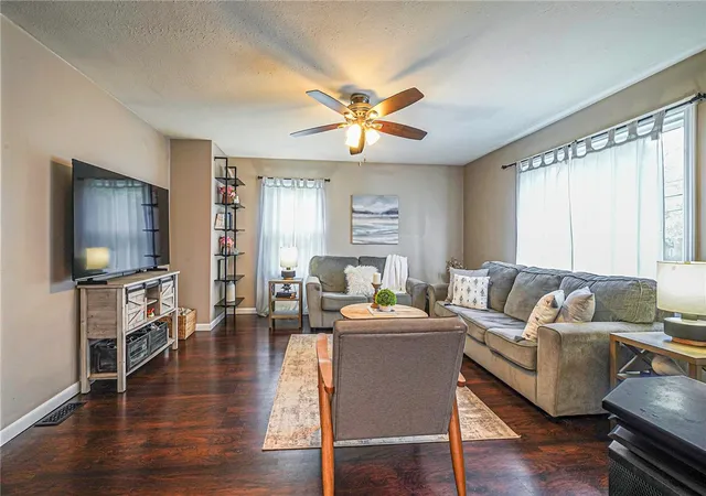 Photo 3 of Single family home for sale at 115 Fern Holw Rd, Moon/crescent Twp, PA 15108 | MLS# 1779513 | Listing updated on 2026-10-18