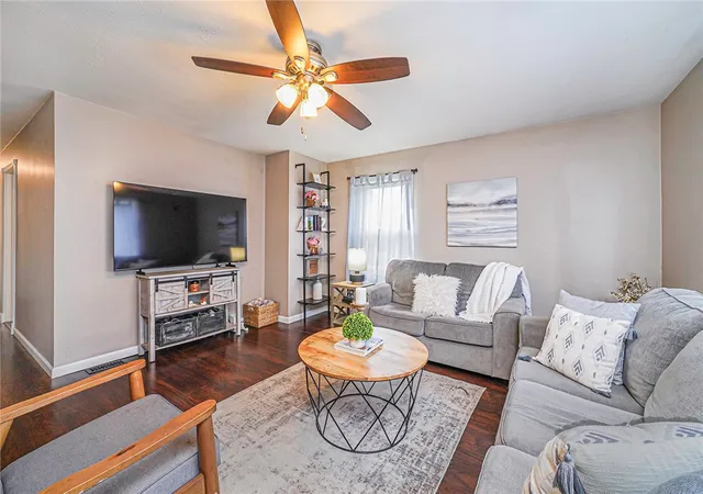Photo 3 of Single family home for sale at 115 Fern Holw Rd, Moon/crescent Twp, PA 15108 | MLS# 1779513 | Listing updated on 2026-10-18