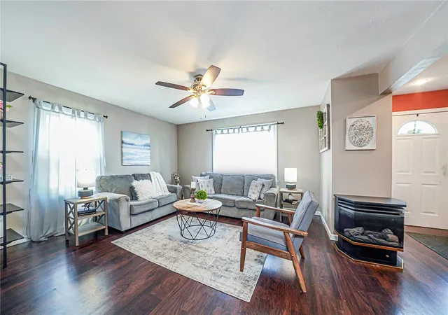 Photo 4 of Single family home for sale at 115 Fern Holw Rd, Moon/crescent Twp, PA 15108 | MLS# 1779513 | Listing updated on 2026-10-18
