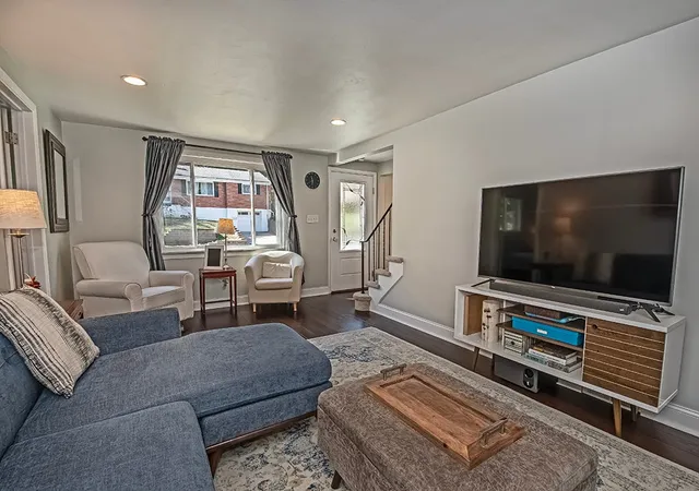 Photo 3 of Single family home for sale at 1318 Barr Ave, Banksville/westwood, PA 15205 | MLS# 1779528 | Listing updated on 2026-10-20